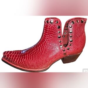 Freebird boots size 10